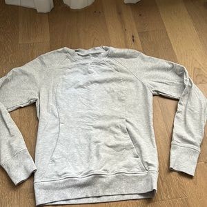 EUC Lululemon crewneck size 4